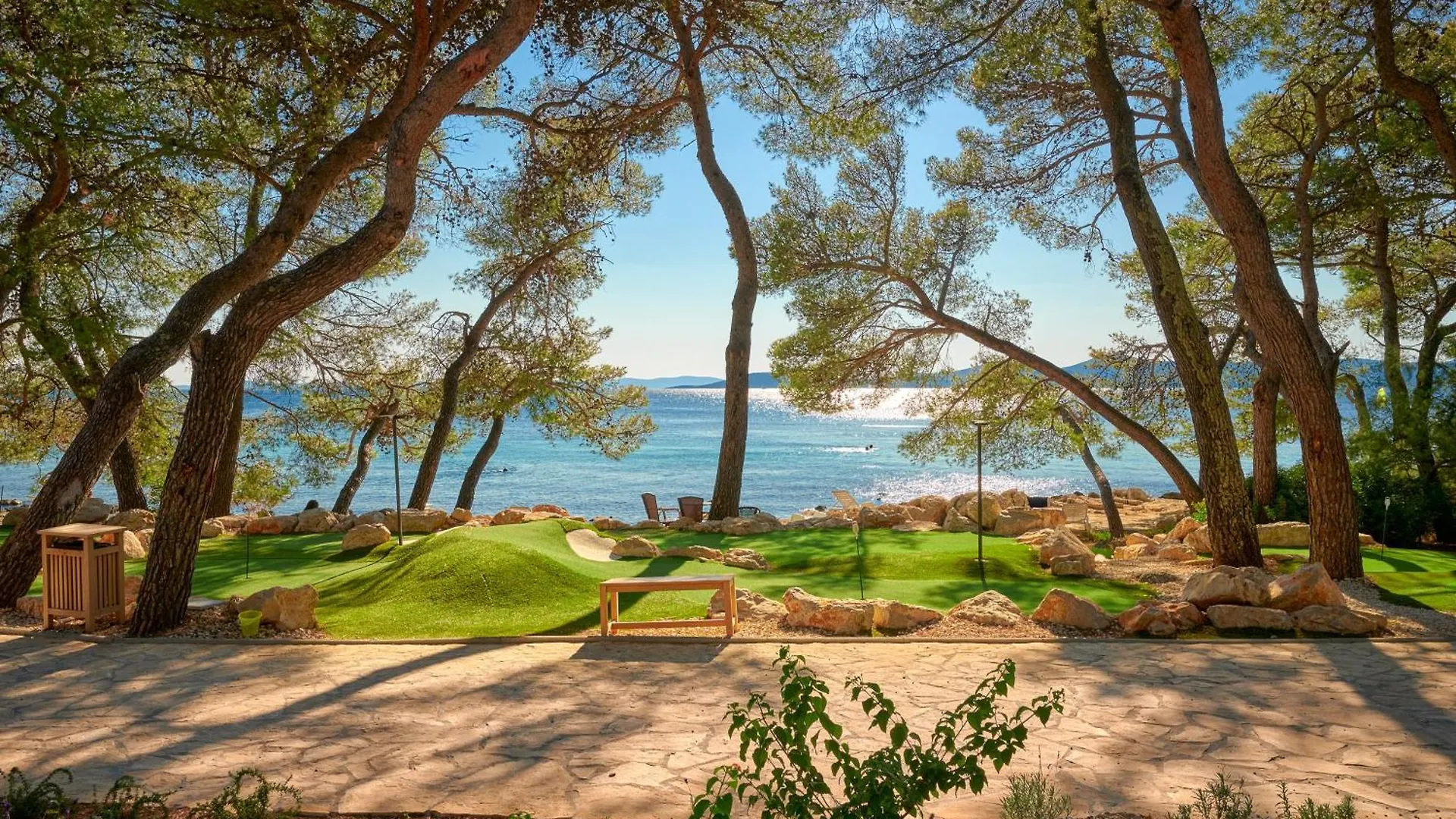 Holiday park Pine Beach Pakostane Glamping Homes Croatia