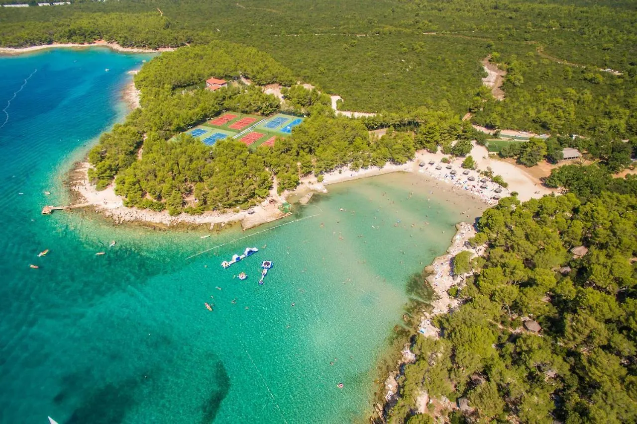 Pine Beach Pakostane Glamping Homes