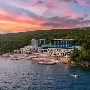 https://hilton-rijeka-costabella-beach-resort-and-spa.primorje-gorskikotar.com