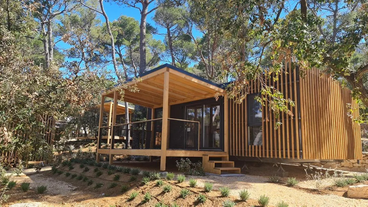 Pine Beach Pakostane Glamping Homes