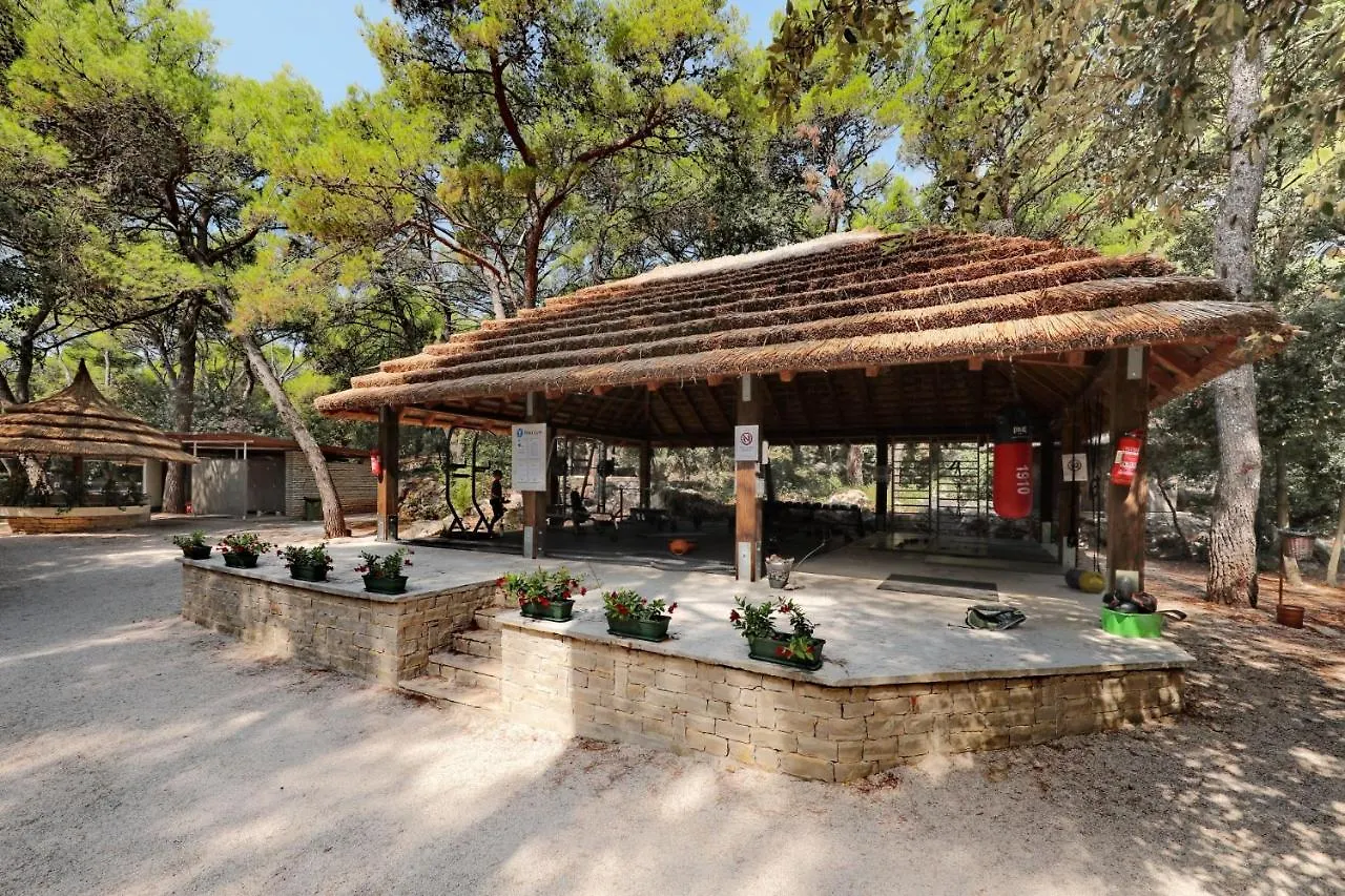 Pine Beach Pakostane Glamping Homes Vakantiepark